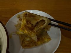 蛋饼夹里脊-小桃园·豆浆油条(复兴中路店)