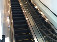 -URBAN REVIVO(上海中庚漫游城店)