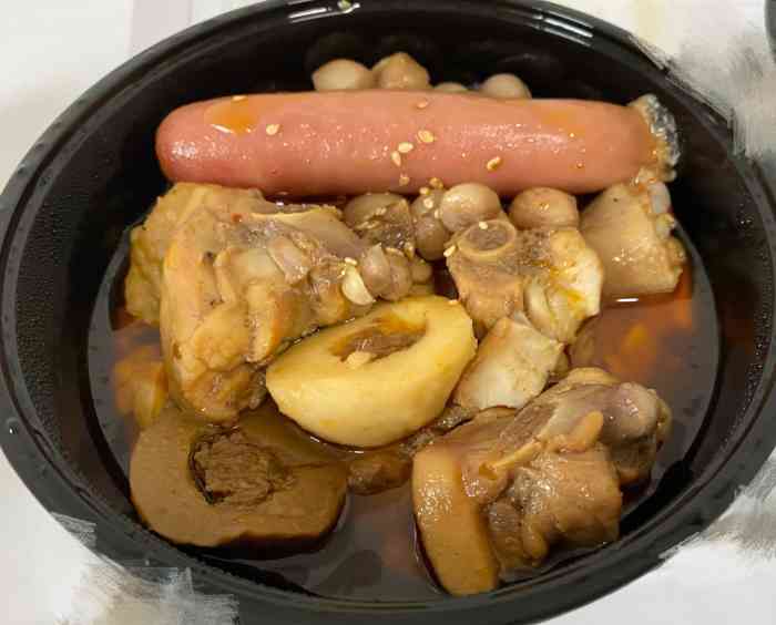 1号鸡秘·火锅鸡-"摆盘还是比较讲究,鸡块堆在上面,这是常规.