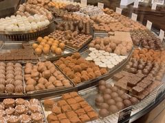 -Laderach 莱德拉(上海环贸iapm店)