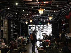 -钟书阁(松江泰晤士小镇店)