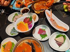 -雍容荟帝王蟹活龙虾展台自助(IFS黑金店)