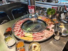 -哈哈碳都·牛肋条无限自助烤肉(台江万达店)