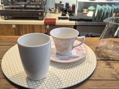 -LEO CAFE