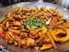 -富正毅三下锅·湘西韵味(天门山索道店)
