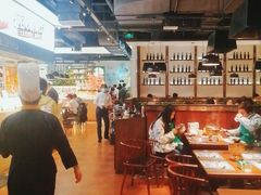 大堂-亚马逊环球美食百汇(新城吾悦广场店)