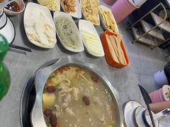 -光头药膳鸡(莱茵小镇店)