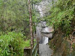 -南昆山川龙瀑布