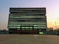 门面-武汉理工大学（南湖新校区）-图书馆