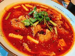 -临界音乐酒馆·小龙虾·江湖菜(华熙LIVE·鱼洞店)