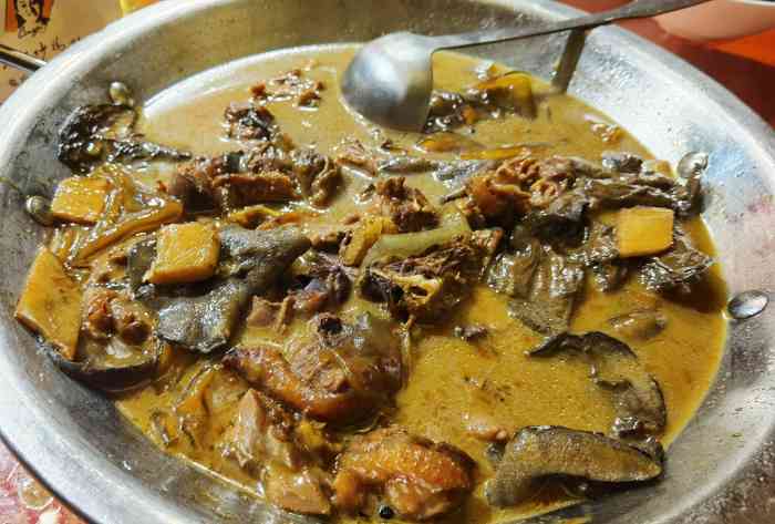 玲子炒鸡-"来临沂出差.当地单位来请我们吃当地的特色.