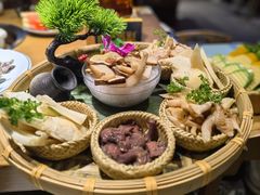-一朵菌·野生菌探索家火锅(南亚店)