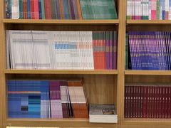 -新华传媒教材书店(中山南二路)