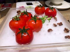 番茄脆菇沙拉-小大董·烤鸭(凤凰汇店)