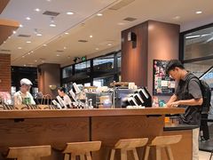 -星巴克(上海虹桥新天地二店)