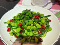 韭菜炒蚕豆米-胡桃里乐队酒馆(三阳路店)