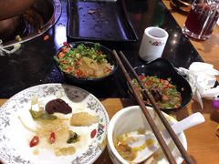 -果松木炭酸菜铜火锅·外婆参鸡汤