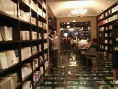 android_upload_pic-钟书阁(松江泰晤士小镇店)