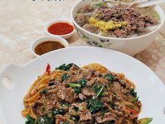 湿炒牛肉芥蓝粿条-华威达牛庄(黄埔大道西店)