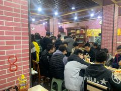 等位区-平山城鑫烧烤(建国楼店)