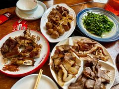 -老鼎万春卤菜(五代传承创始老店)