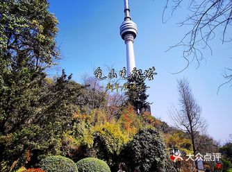 坐公交车来很方便，出口也很多