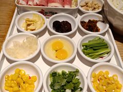 -花馬肆.云南过桥米线(汉神购物广场现场熬汤店)