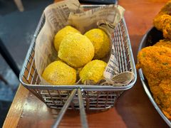 -BHC炸鸡(明洞总店)