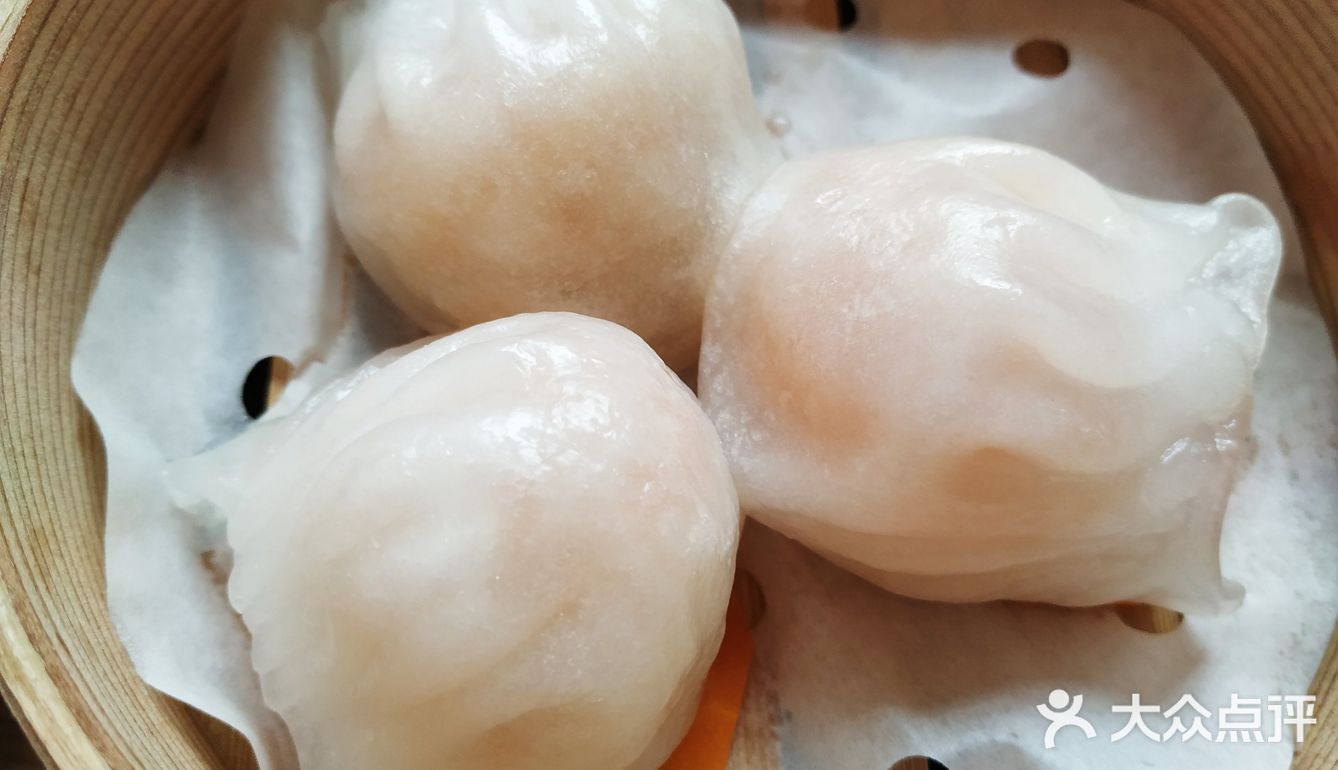 工作人员很早就不让排队等位了。其实在叫号的过程中