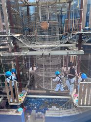 -PIPIKINGDOM皮皮王国欢乐号(欢乐海岸购物中心店)