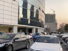 -杭州中沃沃尔沃4S店(滨江区店)