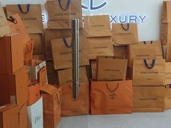-聚云奢二手奢侈品黄金手表包包回收·中古店(三里屯总店)