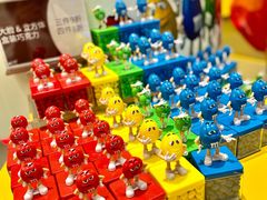 -m豆巧克力世界(上海世茂广场店)