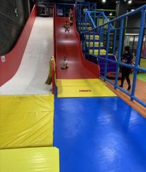 -蹦贝运动中心·蹦床·攀岩·闯关(龙岗店)