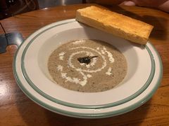 黑菌奶油蘑菇汤-I HOLIC艾豪丽披萨(KKone店)