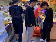 -布罗城堡自助烧烤(鸿通城购物中心店)