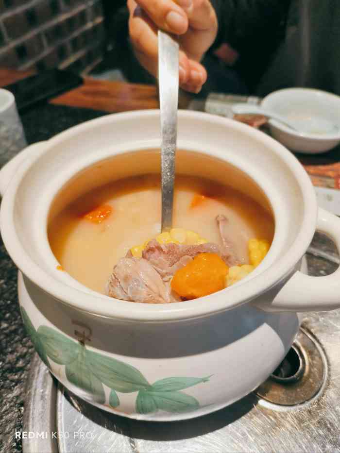 鹅城粤菜馆(万德庄店)-"这家店的菜可不老便宜的!我们点了个鸡!7.