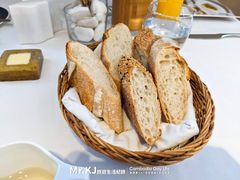 餐前面包-Khéma Restaurant Pasteur