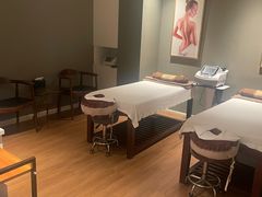 -莱蔻·圣灸堂·推拿艾灸(天山店)