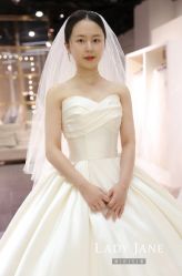 -Lady  Jane高端婚纱礼服馆