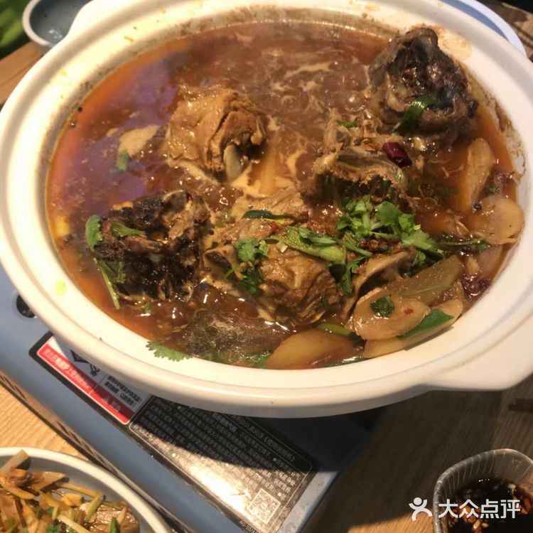 干净整洁给人的感觉比较温馨舒适 比较好 「卤羊蹄」软