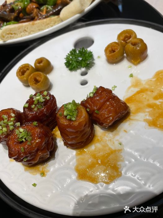闫府私房菜·百年鲁菜(恒隆店)九转大肠图片