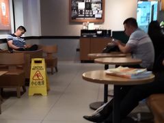 用餐区-星巴克(深圳罗湖书城店)