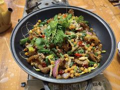 干锅带皮小黄牛-古城苗家土菜馆(河景餐厅店)