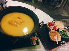 -鲜入围煮花胶鸡海鲜火锅
