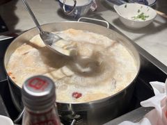-尚尚仙·酸汤猪手·猪肚鸡火锅(华联万柳购物中心店)