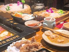 -老牌坊云南鱼豆花火锅(爱建店)