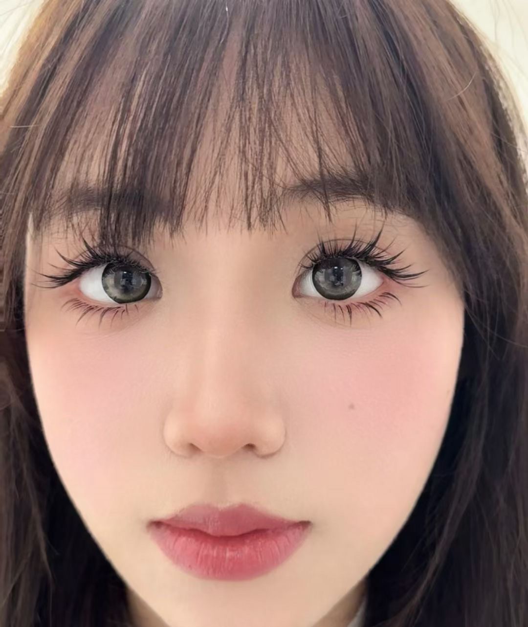 圆圆的眼睛接这款睫毛很好看哦