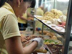 -Bánh Mì Huynh Hoa