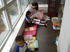 -钟书阁(松江泰晤士小镇店)